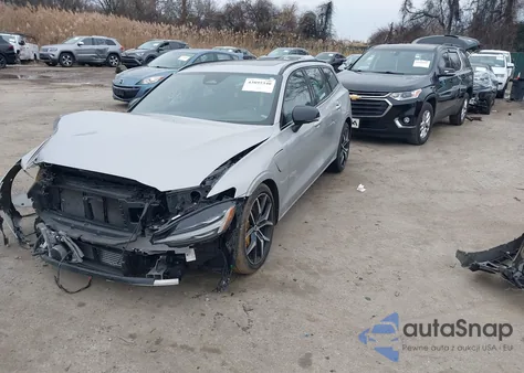 2024 Volvo V60 Recharge Plug-In Hybrid T8 Polestar Engineered z USA, uszkodzony, nr VIN YV1H60EP6R1631313